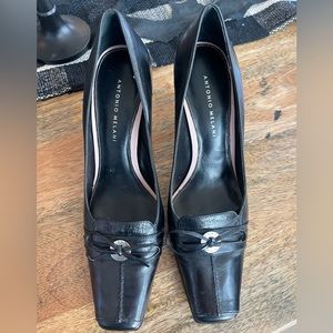 Antonio Melani square toe heel